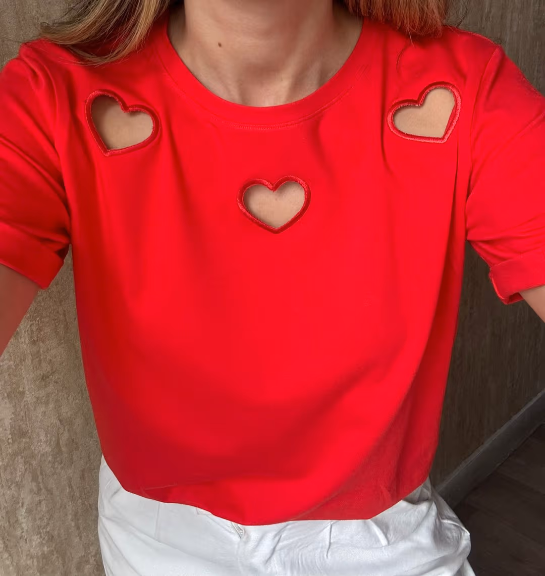 Triple corazon bordado rojo
